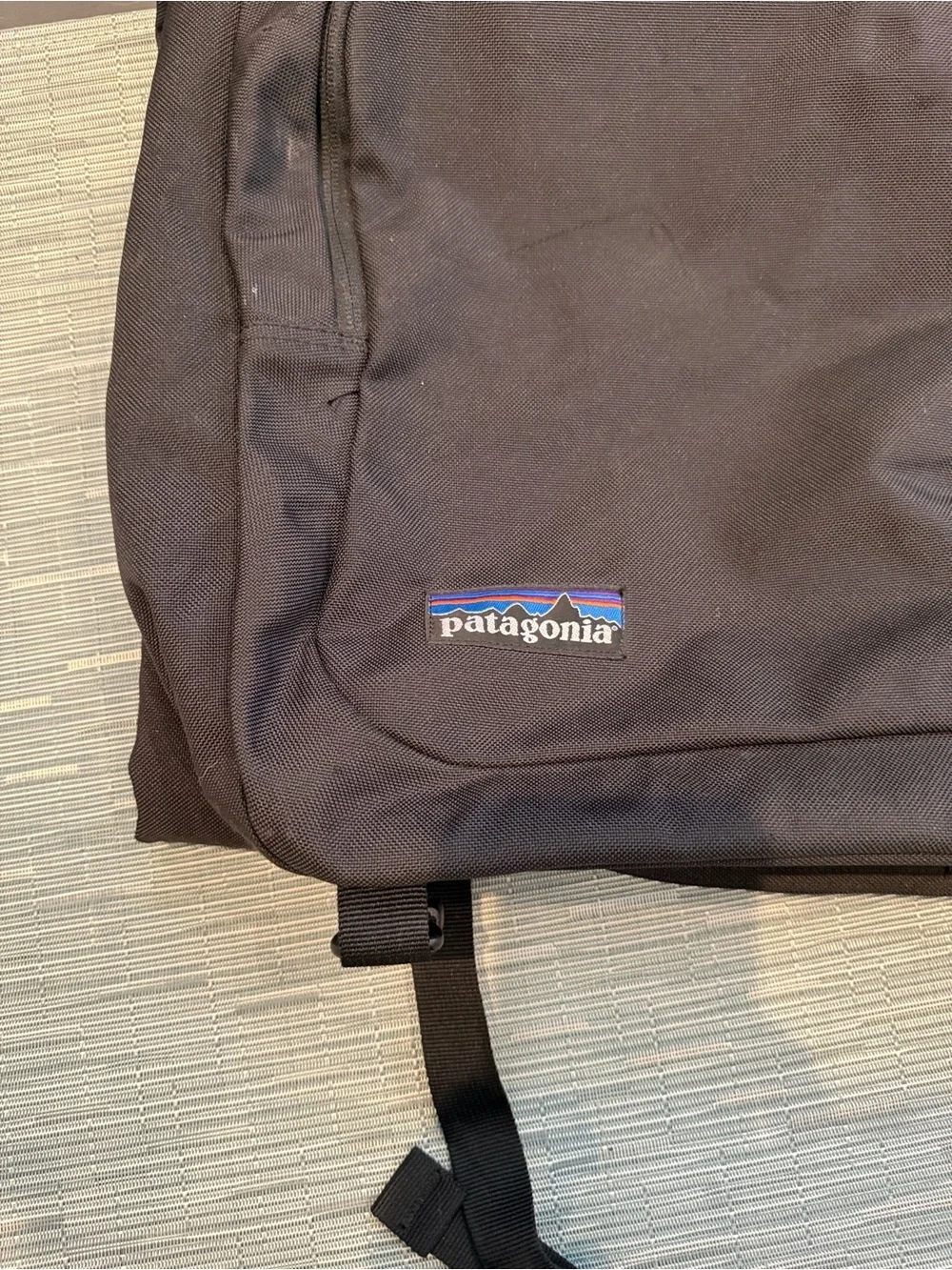 Patagonia Black Burrito Garment Bag with Padded Shoulder Strap
